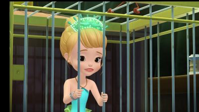 He's trying to steal
my enchanted comb. - Sofia the First