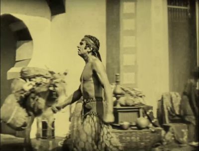 He's turned love bird - The Thief of Bagdad