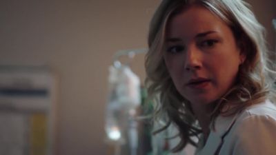 He's waking. - The Resident