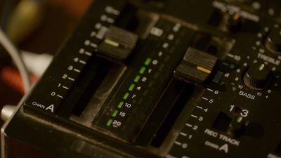 Het keyboardritme, de drumpartij
en het refrein. - Wham!: Last Christmas Unwrapped