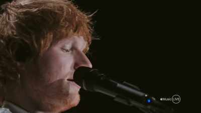 Het verbindt me met mijn emoties,
en dat is goed. - Apple Music Live: Ed Sheeran