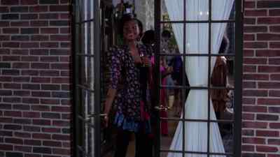 Hey, Akeem. We need
 some more champagne over here. - Coming to America