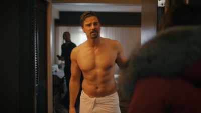 - Hey.
(alistair sighs) - North of North