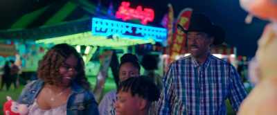 Hey, my arm is not
as good as it used to be, - Tyler Perry's Divorce in the Black