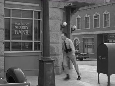 HEY, BARN, WAIT UP. - The Andy Griffith Show