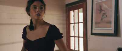 -Hey, be careful. - Girl With a Gun