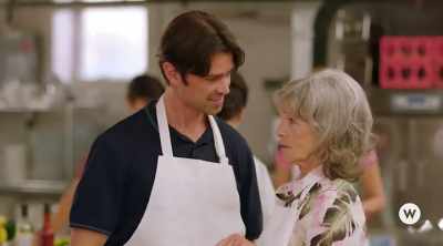 Hey, you be nice
to that young lady. - Love in Translation