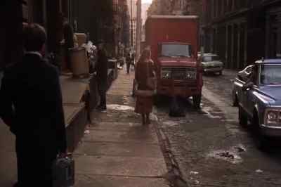 - Hey, beautiful, where you going?
- To have fun. - Fingers