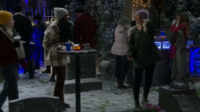 Hey, Becky,
isn't this great? - The Conners