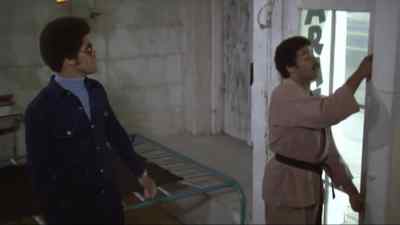 - Hey, Belt.
- Alright! Good. - Black Belt Jones