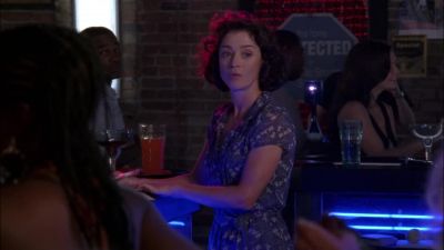 Hey, Billy.
Scotch straight up. - One Tree Hill