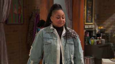Hey, Booker, can I
talk to you for a second? - Raven's Home