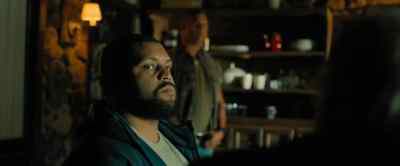 Hey, boy. What's wrong? - Den of Thieves 2: Pantera
