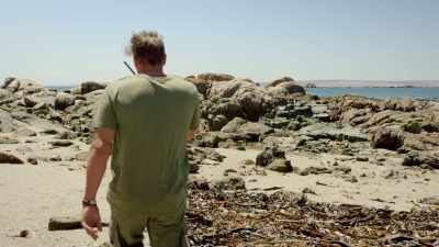 Hey, Brad, Rebecca, do you copy? - 6-Headed Shark Attack