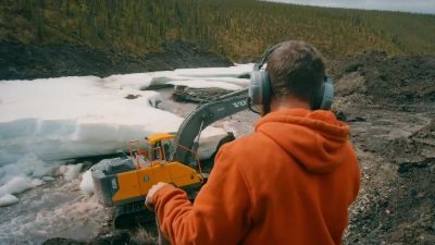 Hey, Buzz,
that ice is awful beautiful, - Gold Rush
