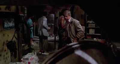 Hey! Can you climb up the top? - The Return of the Living Dead