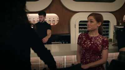 Hey, can we get
two dry martinis up with a twist - Zoey's Extraordinary Playlist