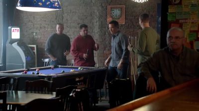- Hey.
- Can I buy you a beer? - Homeland