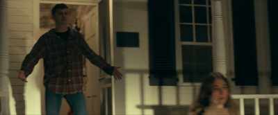 -  Hey, you can't go!
-  Dad,
what are you doing? - Desperation Road