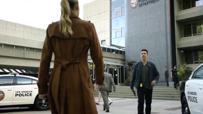 - Hey, Chloe.
- Hey. - Lucifer