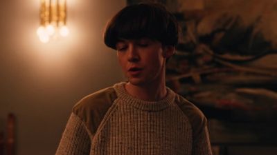 Hey, close your eyes. - The End of the F***ing World