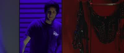 Hey, close the door. - Hostel