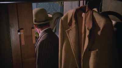 - Hey, my coat's back.
- Good. You solved that case. - The Private Eyes