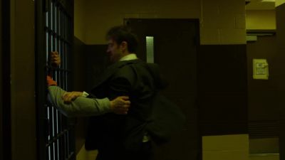 Hey. Come here.
Come on. Let me outta here. - Marvel's Daredevil
