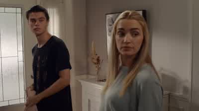 Hey, come here. - Ginny & Georgia