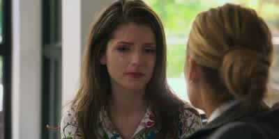 Hey, come here. - A Simple Favor