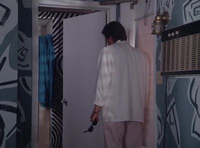 Hey, come on,
one gram. It's a joke. - Miami Vice