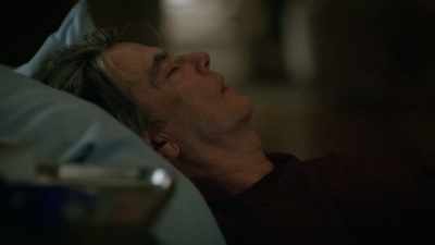- Hey, Dad.
- [ raspy breathing ] - Zoey's Extraordinary Playlist