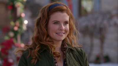 Hey, David, you get your mouth
around my Nanaimo? - Christmas with the Campbells