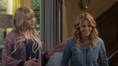 Hey, Deej, - Fuller House