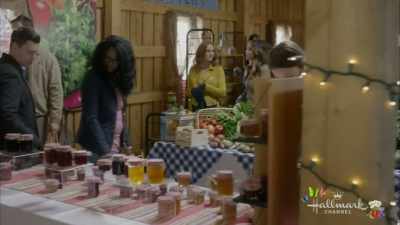 Hey, did you know you can get
a maple sugar scrub facial here? - Moonlight in Vermont