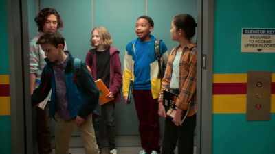 Hey, did you know that in England
an elevator is called a lift? - Best Foot Forward