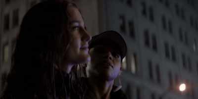 - Hey, did you see that?
- I didn't. I was on a call. - Batwoman