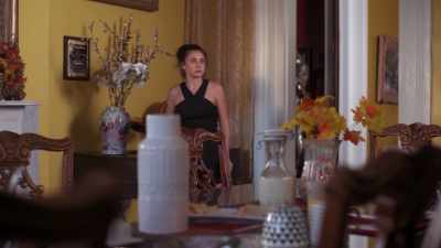 - Hey, do you have size 7 shoes?
- No, try Cindy. - Sex-Positive