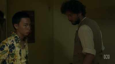 Hey, don't look at him. Look at me. - Barons