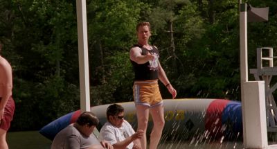 Hey don't pee in the water - Heavyweights