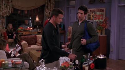 Hey, dude, you okay?
Sorry about before. - Friends