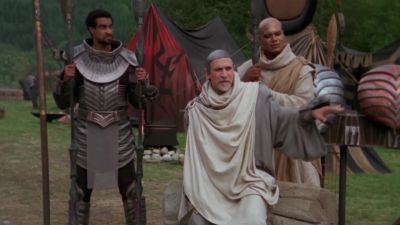 - Hey, easy, easy, easy.
- Leave them, O'Neill. - Stargate SG-1
