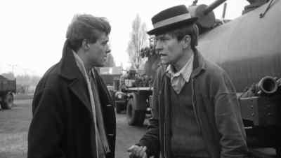 - Hey.
- Eh? - The Loneliness of the Long Distance Runner