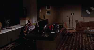 Hey, everybody, come on in. - Fun with Dick and Jane