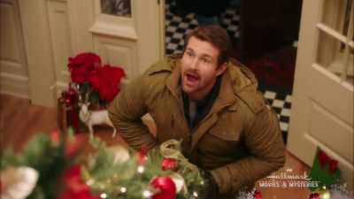 - Hey, everyone.
- Chris, Penny. - Romance at Reindeer Lodge