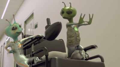 - Hey...
- [explanatory babbling] - Alien TV