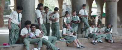 Hey, F for failure! Pass the ball. - Hichki