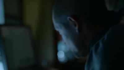 Hey, focus! Come on! - Absentia