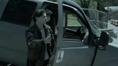 - Hey, you forgot this. - Eyewitness