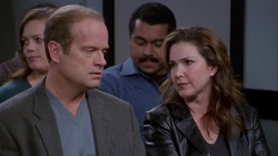 - Hey, Frasier.
- Hmm. - Frasier
